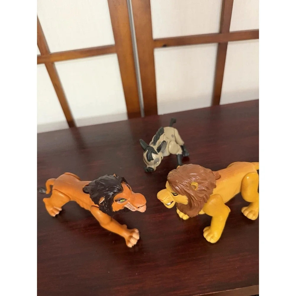 Lion King Mufasa Scar Hyena Fight Scene Moveable Attack Figures Lot Of 3